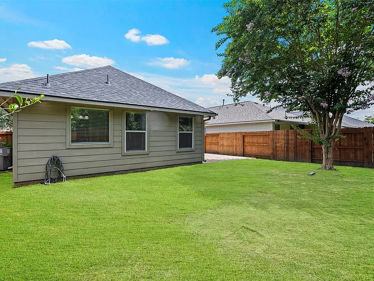 6907 Birnam Garden Ln — Photo 27