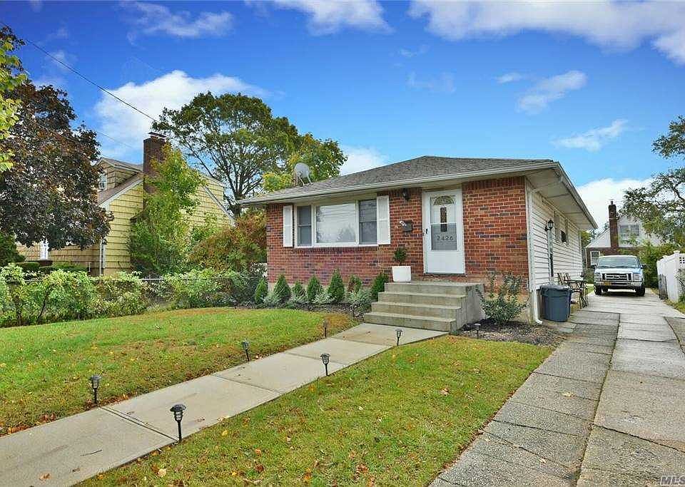 2426 Wynsum Ave, Merrick, NY 11566 Zillow