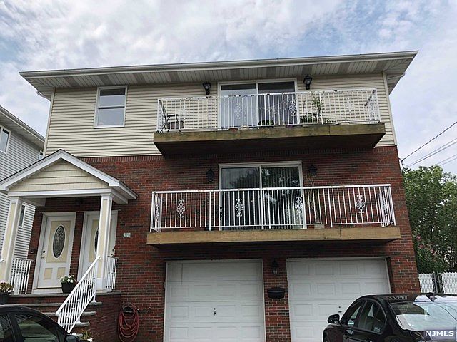 1st image of 220 Thomas Ave Floor 1