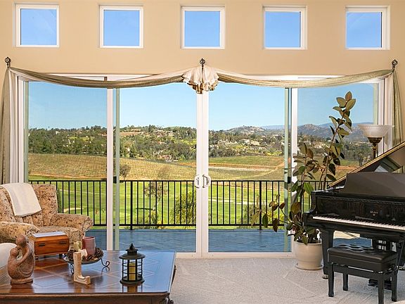 3rd image of 1458 Sierra Linda Dr
