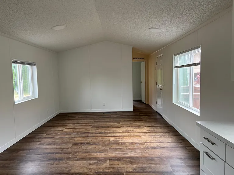 17168 Dike Rd — Photo 4