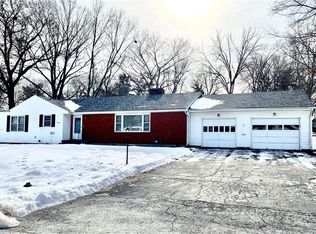 2104 SW Smith St, Blue Springs, MO 64015