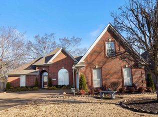 10514 Ashglen Cir N, Collierville, TN 38017