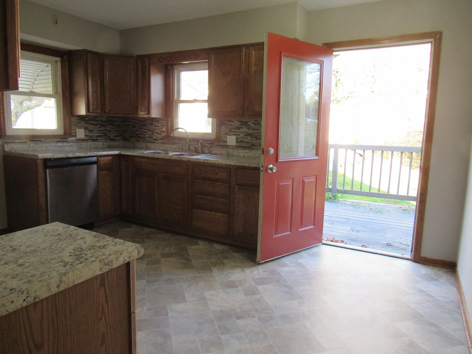 473 Marview Ave photo 1