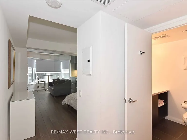 155 Yorkville Ave #1209 — Photo 6