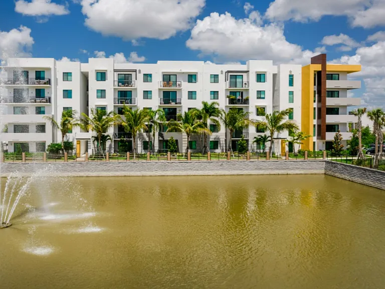 Uptown Boca Villas — Photo 62