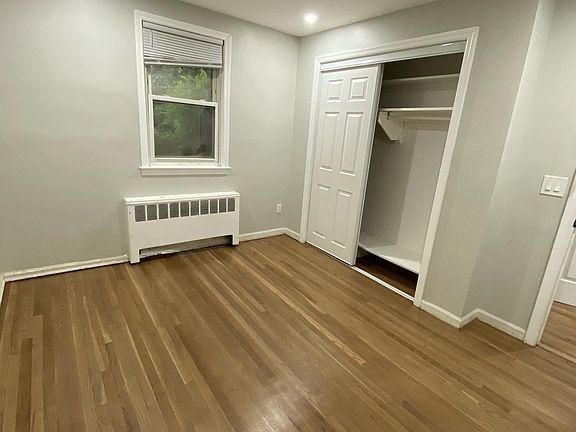 3rd image of 492 McLean Ave