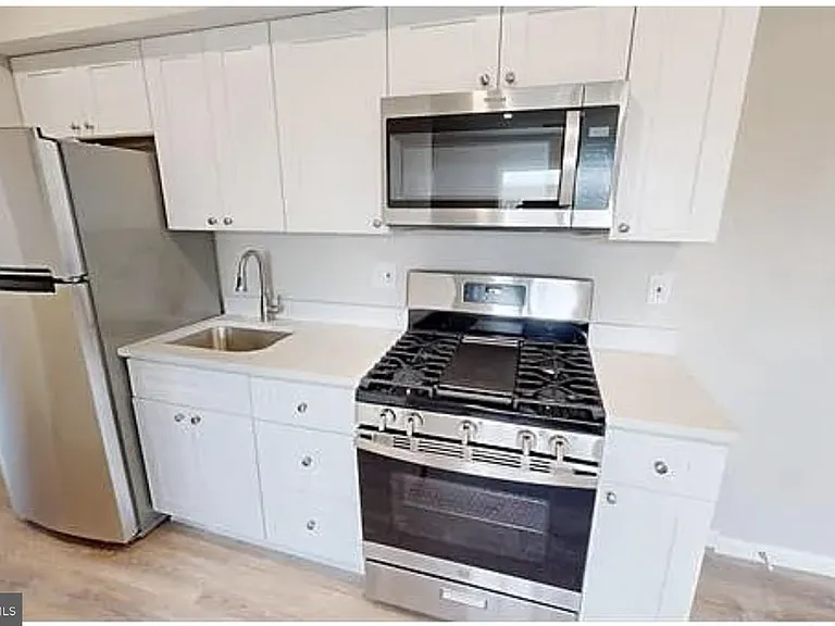2429 Alabama Ave SE #204 — Photo 9