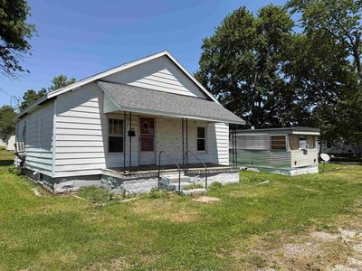 315-311 W Division St, Oakland City, IN, 47660