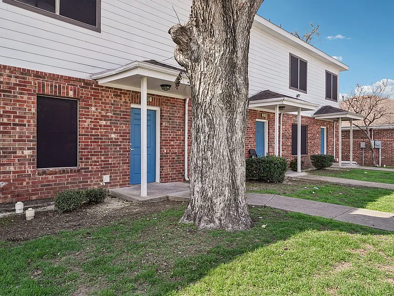 Springdale Estates Townhomes — Photo 19