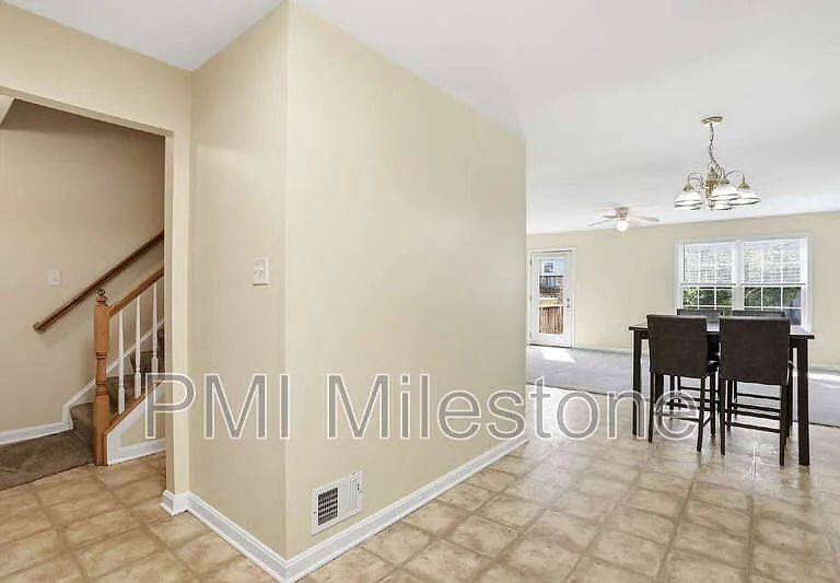 24 Mabel Ln — Photo 11
