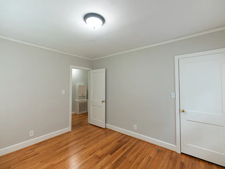 1700 Colonial Ave — Photo 28