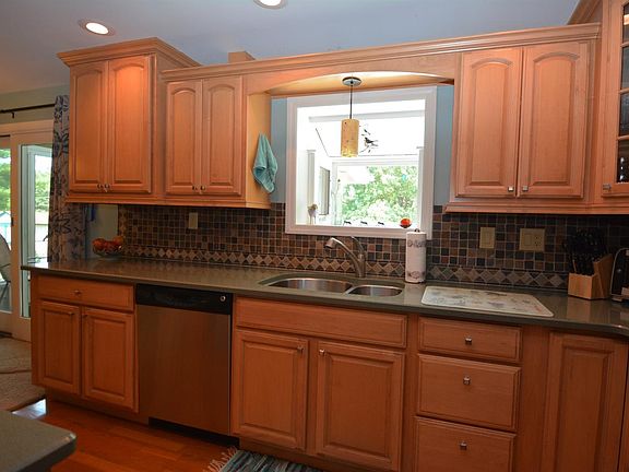 5th image of 7572 Joan Dr