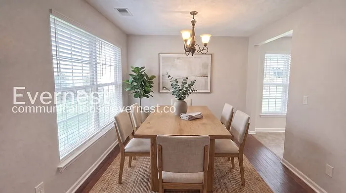 3 bed, 2.0 bath, 1381 sqft, $2,200 — Photo 3