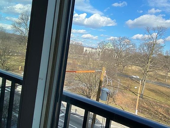 2nd image of 4146 Parkside Ave Unit 305