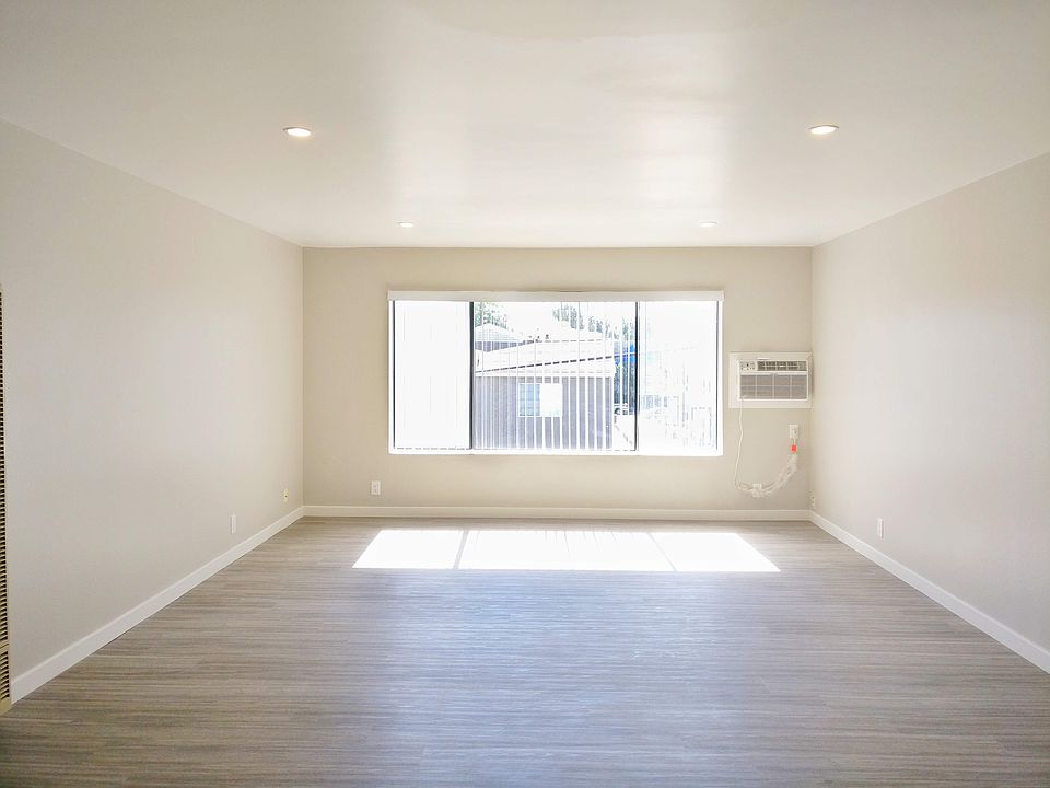 1st image of 5121 Klump Ave APT 203