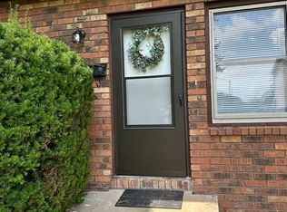 706 Golfcrest Rd N APT 3, Normal, IL 61761