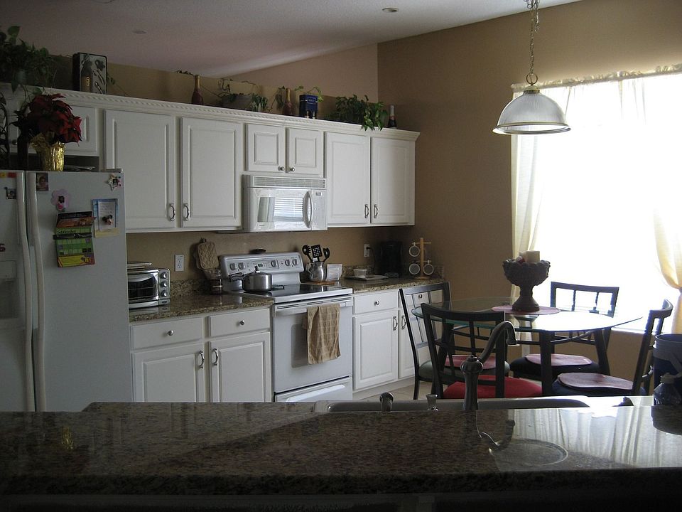 Kitchen/granite counters