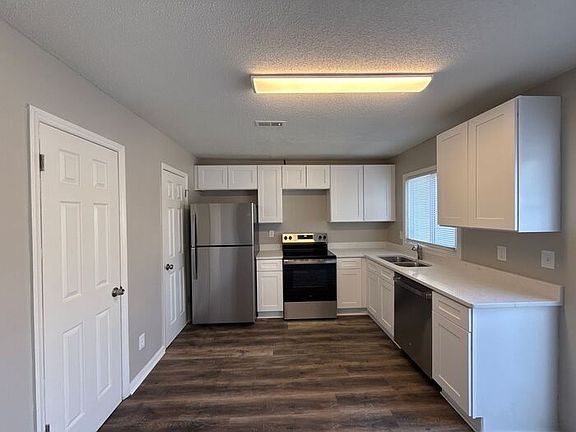 5th image of 300 N Main St #4