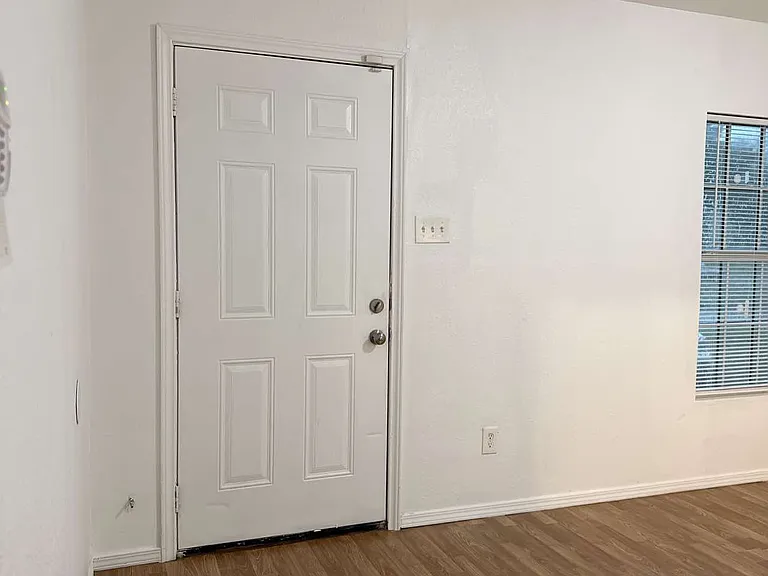 2538 Stovall Dr — Photo 5