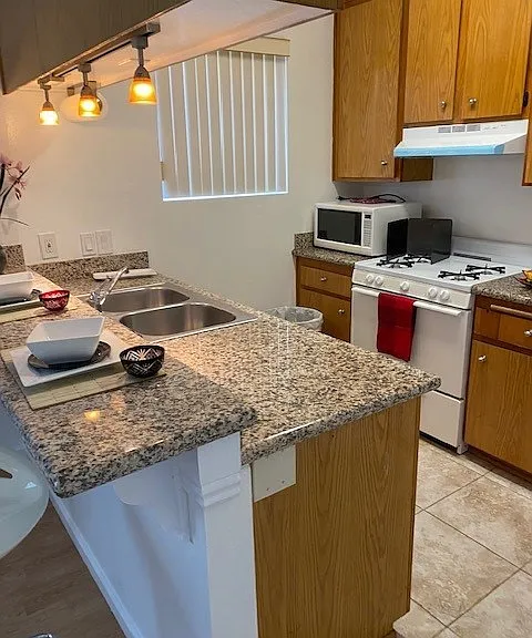 1943 Vista Del Mar Ave #4 — Photo 4