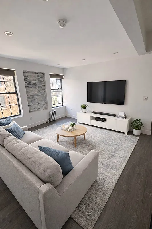 119-20 Union Turnpike E4C2