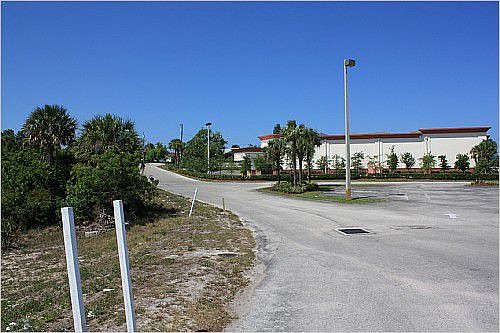 5th image of 1891 N Us Highway 1