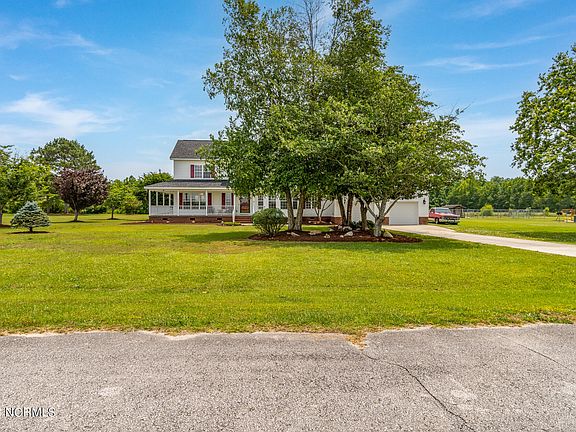 3rd image of 885 Chase Drive