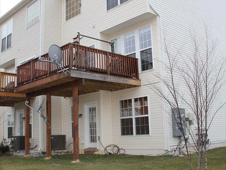 8506 Putnam Ct — Photo 2