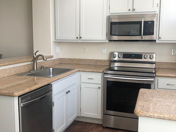 3rd image of 2827 1st St Unit 805