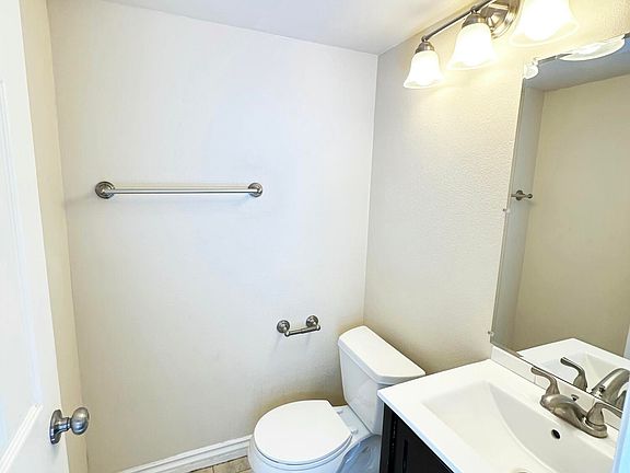 5th image of 463 Serento Cir