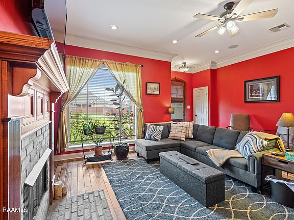 4th image of 303 Beacon Dr