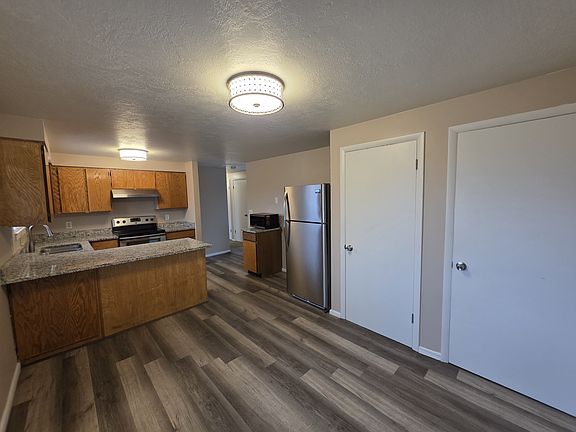 4th image of 360 S Belaire Cir