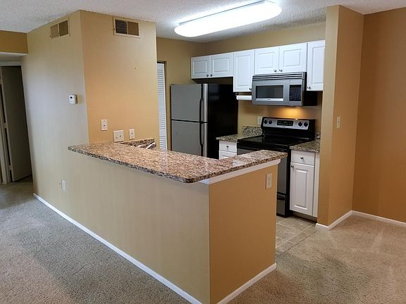 3rd image of 115 112th Ave NE APT 108