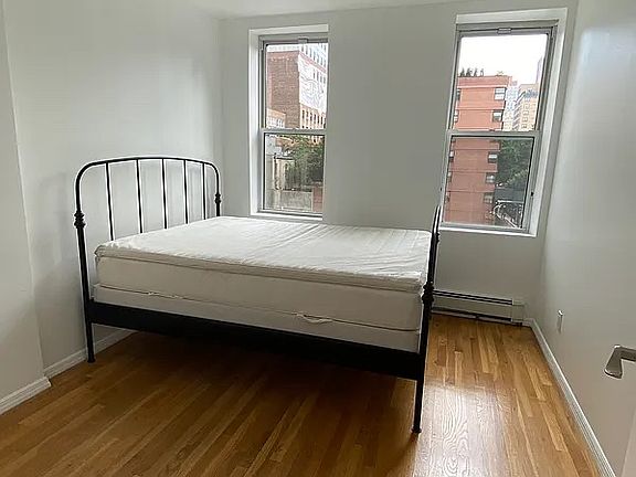 4th image of 199 E 76th St #3A