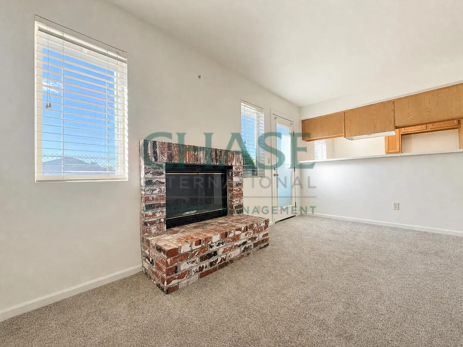 3 bed, 2.0 bath, $2,300 — Photo 3
