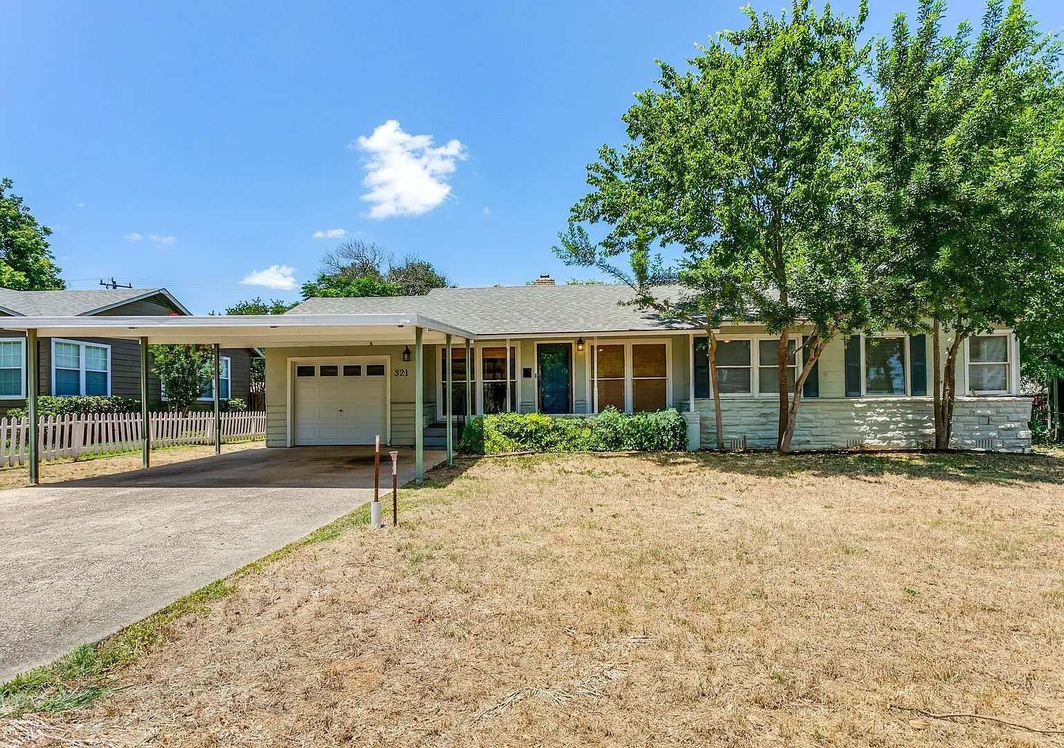 Terrell Heights 3-Bedroom — Photo 2