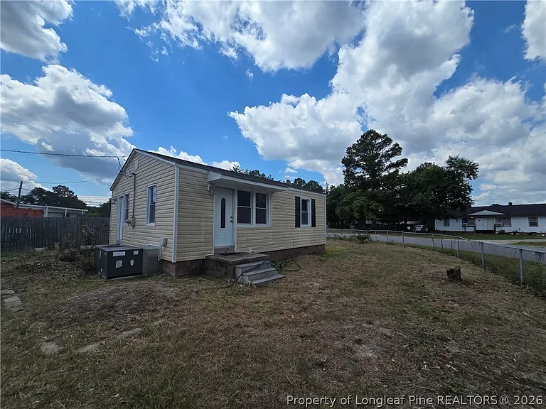 1919 Half Moon Cir — Photo 10