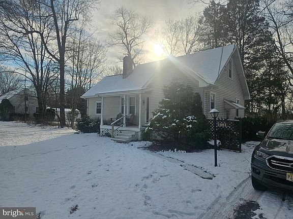 4th image of 1081 E Butler Ave