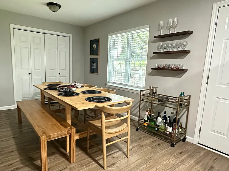 10825 Sharondale Ln — Photo 3