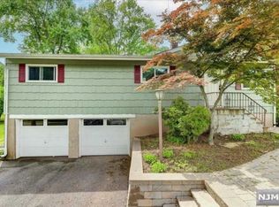 9 Everett St, Norwood, NJ 07648