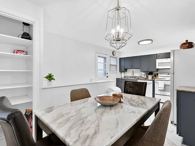 9009 Gedde Ave — Photo 19