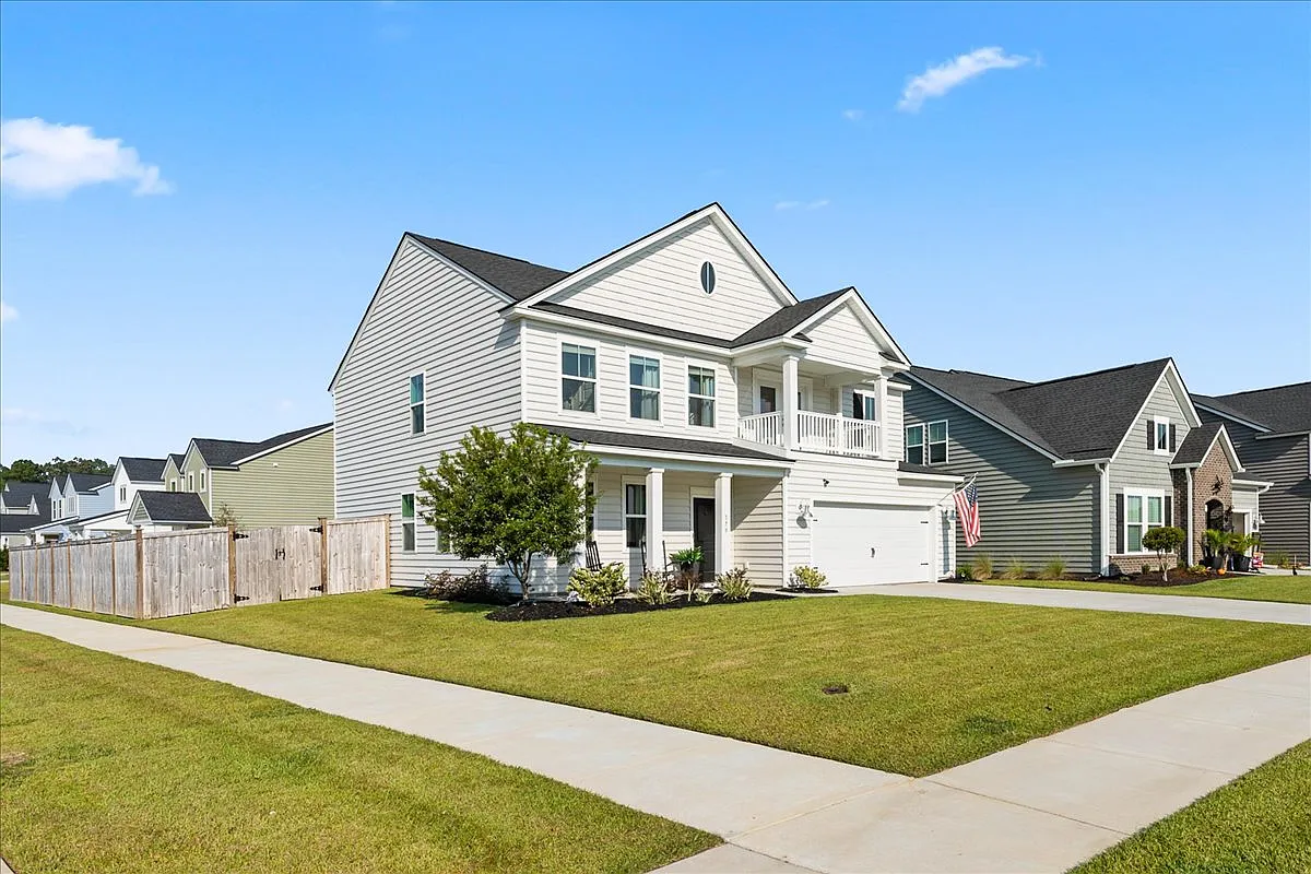 4 bed, 2591 sqft, $2,649 — Photo 2