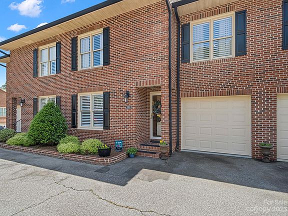 3rd image of 116 Commonwealth Dr