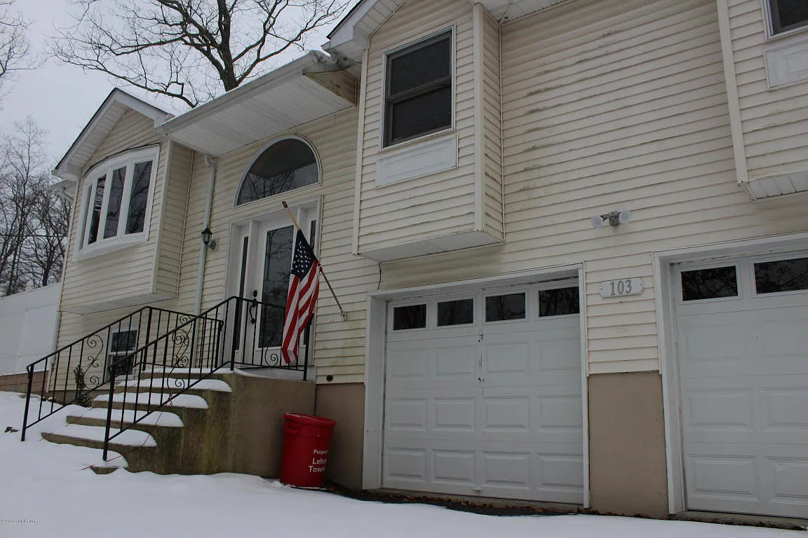 103 Price St photo 1