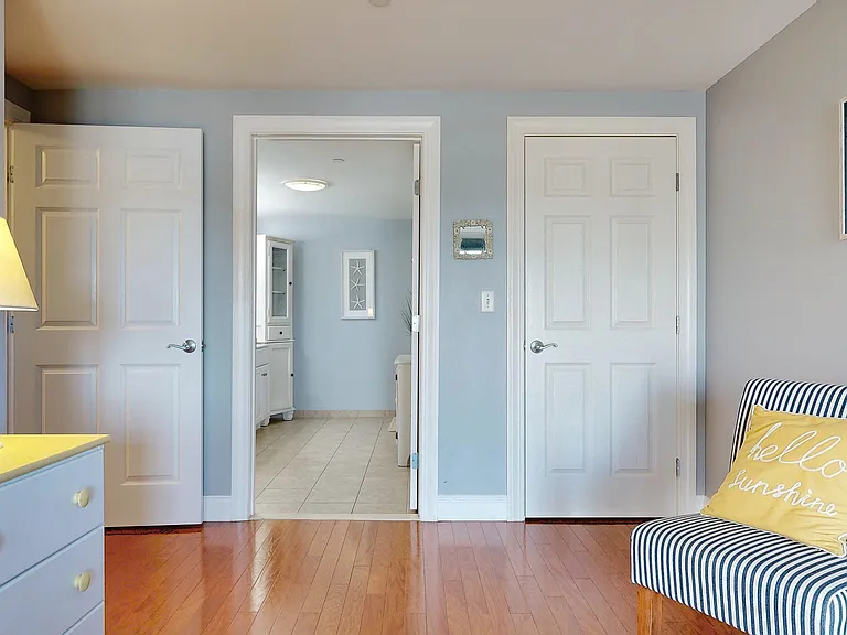 1 E Grand Ave #403 — Photo 15