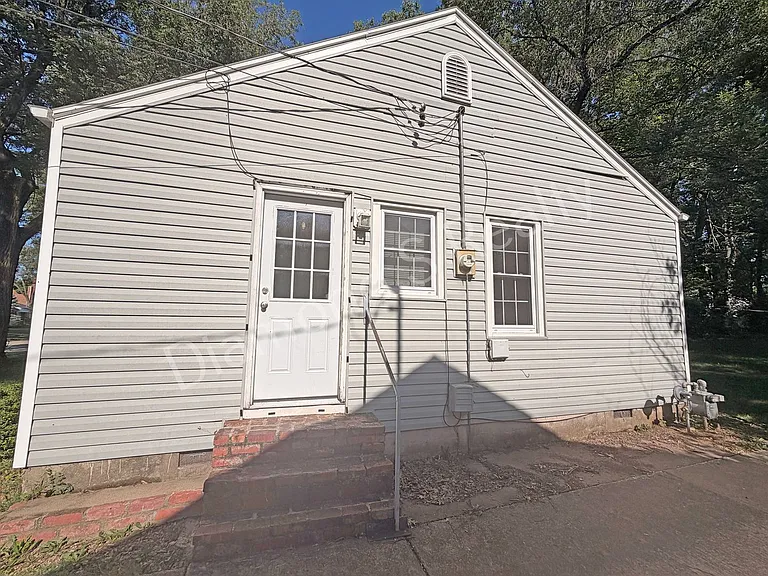 617 W Minota St — Photo 15