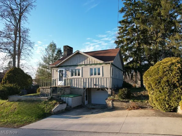 130 Clovercliff Dr, Chippewa Lake, OH 44215