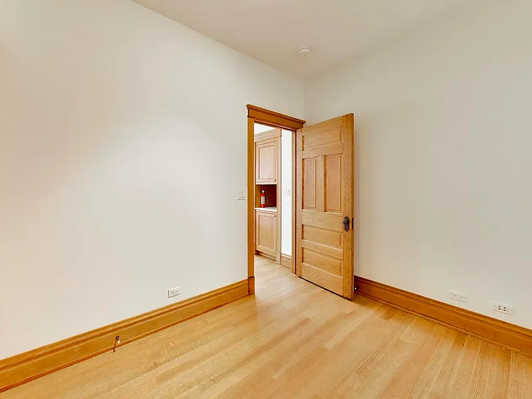 3752 N Wayne Ave — Photo 31
