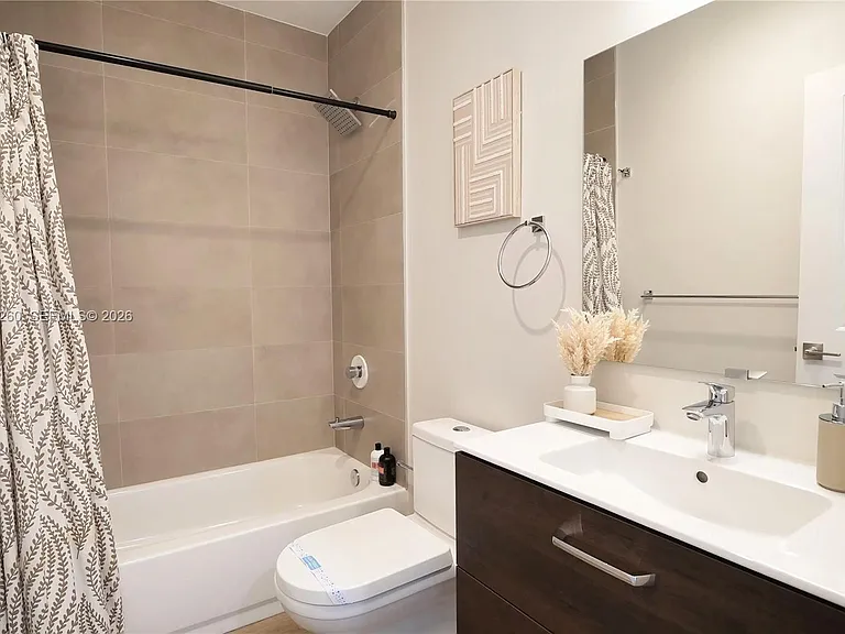 211 SE 4th St #3 — Photo 21